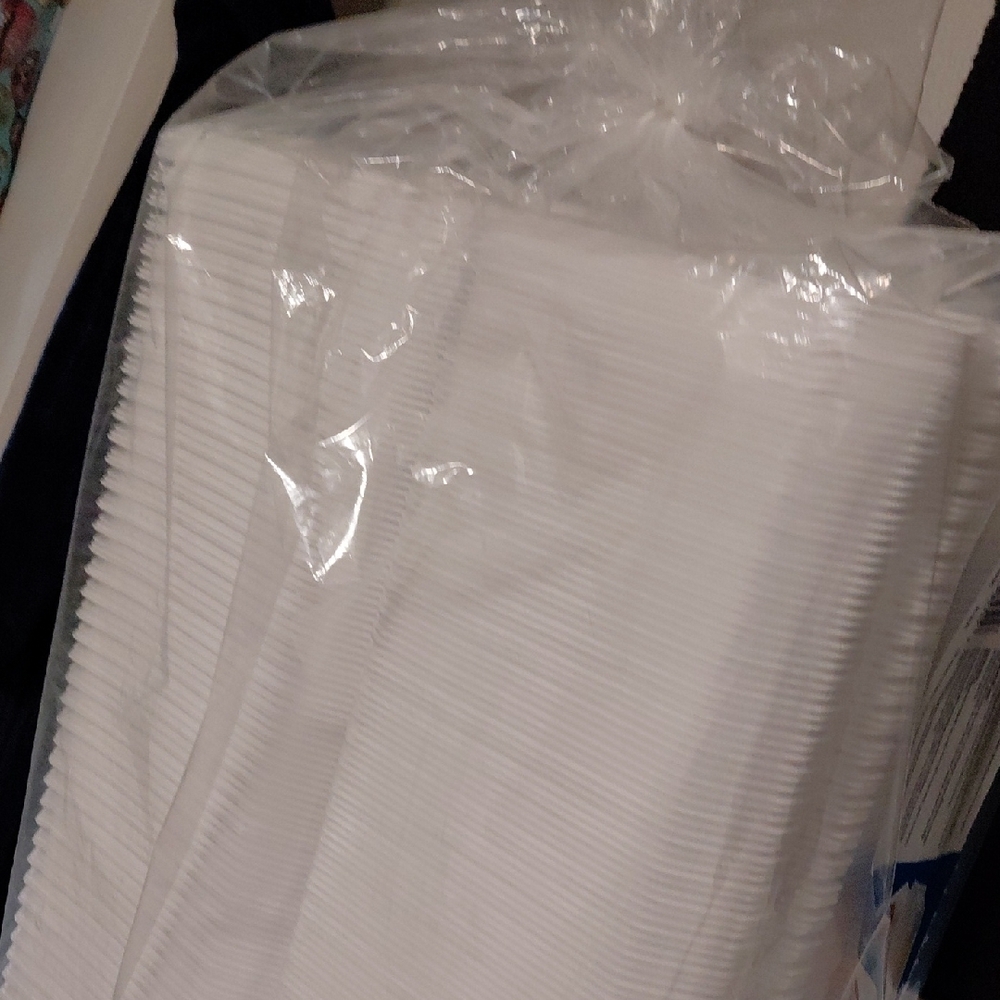 Supreme White 3-Compartment Disposable Containers - Picture 3 of 3